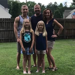 Meet your Posher, Rayven